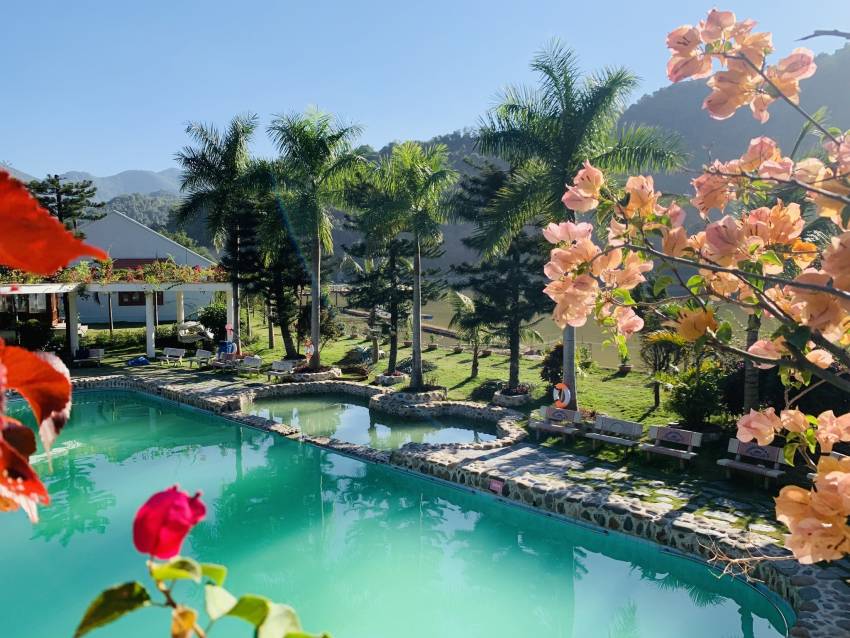 suối khoáng nóng uva