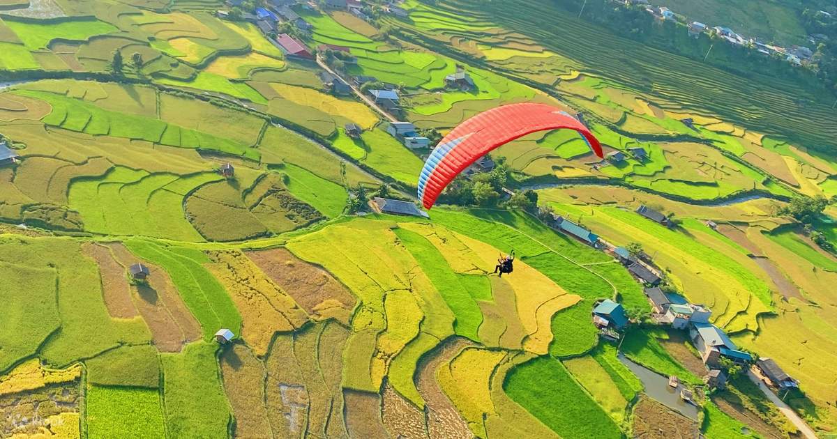Nhảy dù đèo Khau Phạ