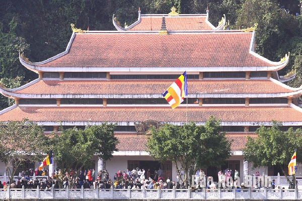 Tour Đền Mẫu Đầm Đa Chùa Tiên 1 Ngày - Cầu Lộc Cầu An | Viptrip