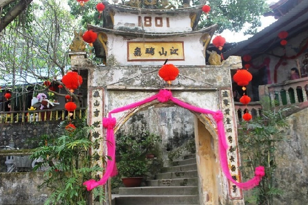 Du Lịch Tâm Linh Tuyên Quang: Khám Phá Sự Linh Thiêng Của Đền Mẫu Tam Phủ