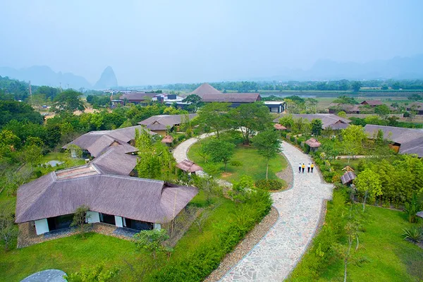 Các khu resort có bể bơi khoáng nóng quanh Hà Nội