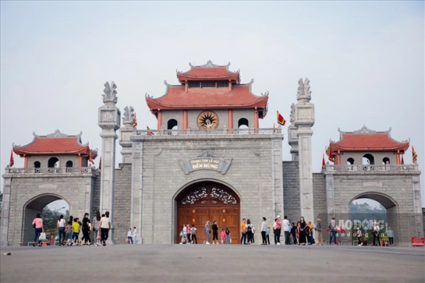 Đền Hùng – Đền Âu Cơ: Cội Nguồn Linh Thiêng Dân Tộc Việt