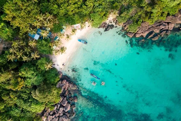 Hòn Móng Tay - Địa điểm check in “siêu đẹp” giữa lòng biển khơi