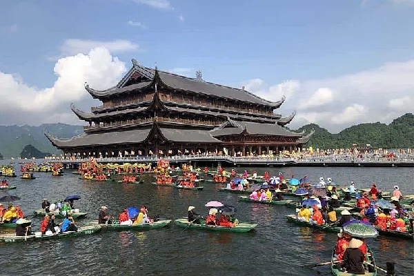 Lễ hội chùa Tam Chúc