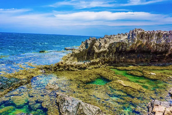 Ghé chân vịnh Vĩnh Hy top 4 vịnh biển đẹp nhất Việt Nam