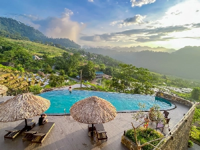 Central Hills Pù Luông Resort