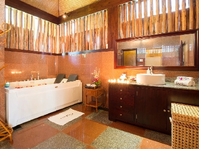 Diamond Bay Resort & Spa