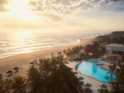 Sandy Beach Non Nuoc Resort