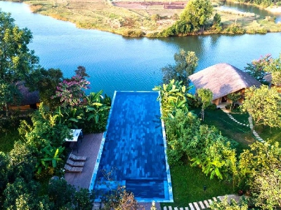 Tomodachi Retreat Làng Mít