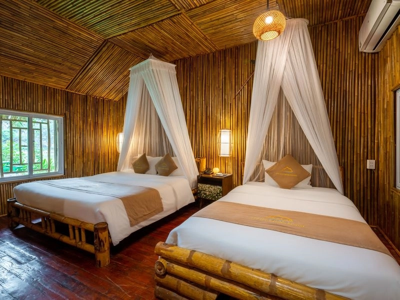 Bungalow lake view double