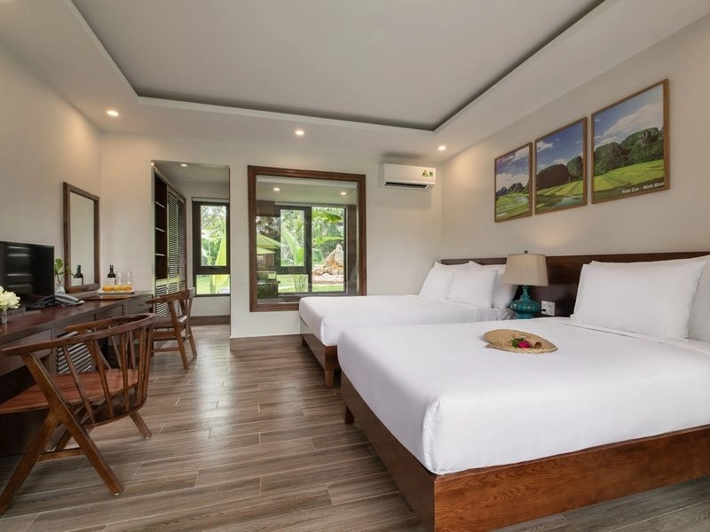 Deluxe Family Pool View