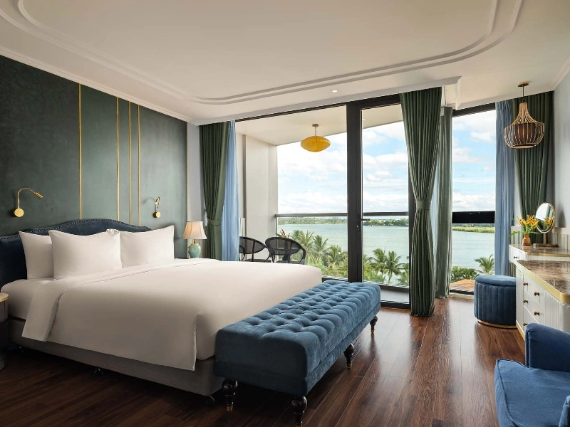 Premier Deluxe River View