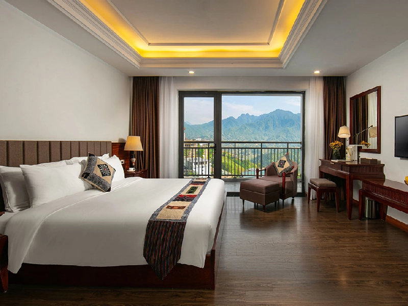 Deluxe Mountain View