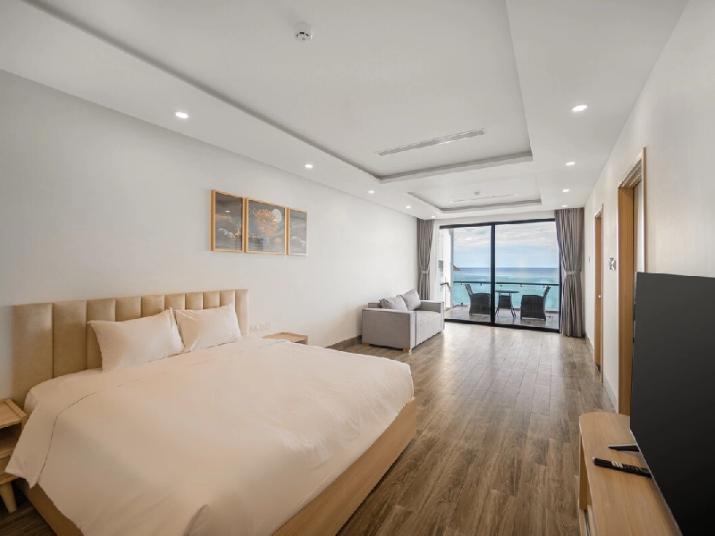 SEA Beachfront &Pool 3 Bedroom Villa/02 Twin + 01 Double