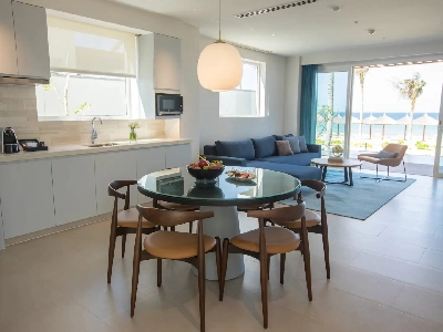 1 Bedroom Villa, Private Pool, Beach Front - King Bed