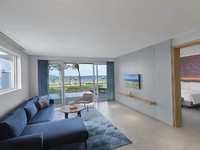 1 Bedroom Villa, Private Pool, Beach Front - King Bed