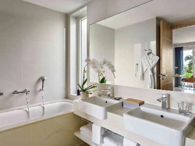 1 Bedroom Villa, Private Pool, Beach Front - King Bed