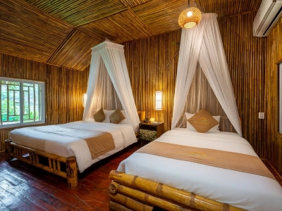 Bungalow lake view double