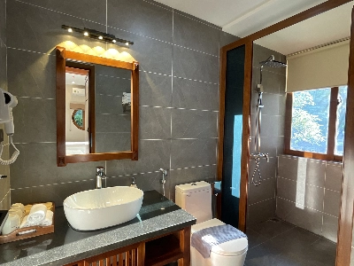 Deluxe Triple Riverside/Garden View