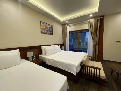 Deluxe Triple Riverside/Garden View