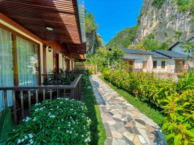 Deluxe Triple Riverside/Garden View