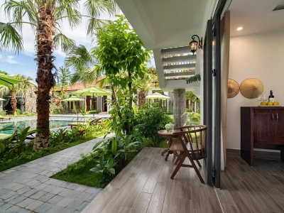 Deluxe Family Pool View