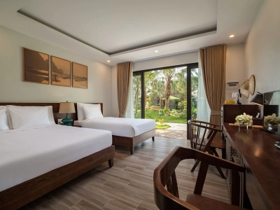 Deluxe Family Pool View