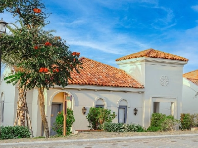 Premier có lối ra hồ bơi (Premier Pool Access)