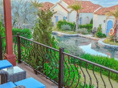 Premier có lối ra hồ bơi (Premier Pool Access)