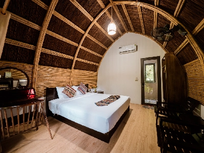 Double Bungalow Garden View