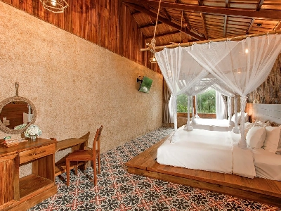 01-BR Villa Garden View