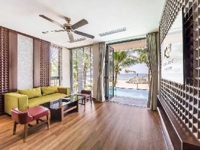 Sapphire Beachfront Villa