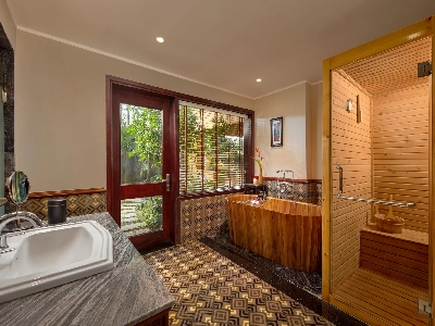 Veranda Suite Pool view