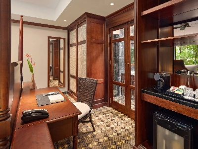 Veranda Suite Pool view