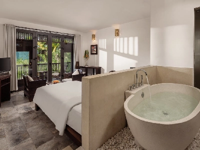 Deluxe - Family Connecting