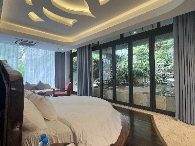 Suite (giường tròn, có khoáng tại phòng)