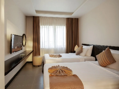 Family Suite 1 restroom