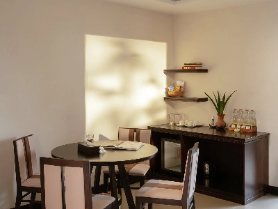 Family Suite 1 restroom