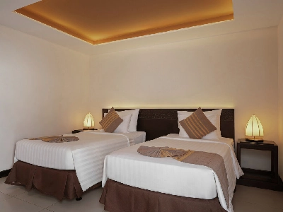 Family Suite 2 restrooms