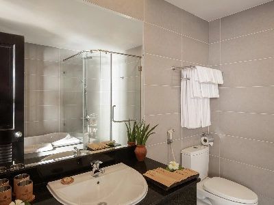 Family Suite 2 restrooms