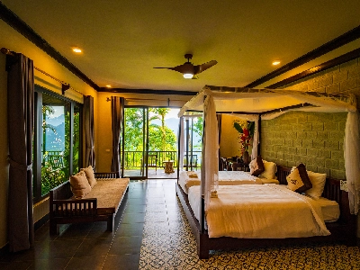 Suite Swimming Pool View