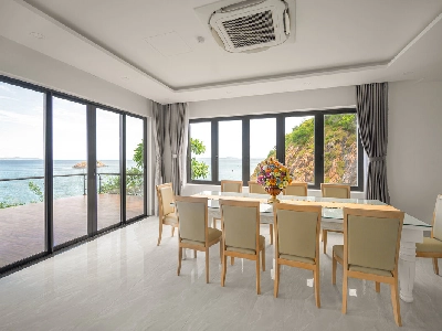 SEA Beachfront &Pool 3 Bedroom Villa/02 Twin + 01 Double