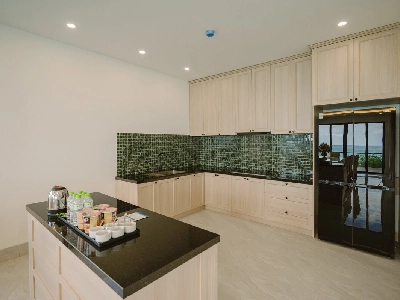 SEA Beachfront &Pool 3 Bedroom Villa/02 Twin + 01 Double