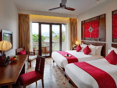 Grand Deluxe Triple River View