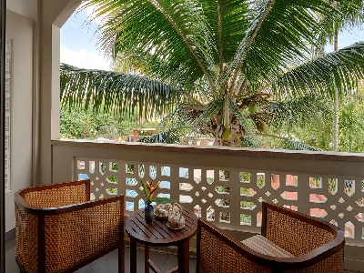 Grand Deluxe Twin River & Town View