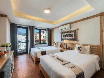 Deluxe mountain view/city view