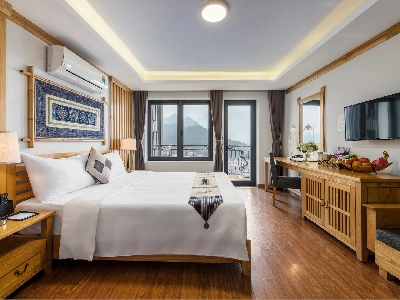 Deluxe mountain view/city view