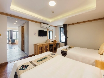 Deluxe Triple mountain view