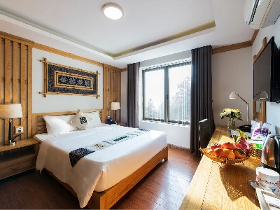 Superior garden/city view