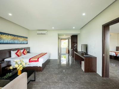 Connecting Garden Bungalow